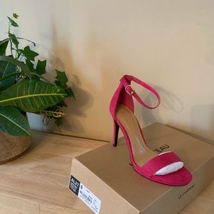 Le Chateau - Hot Pink Suede Heels